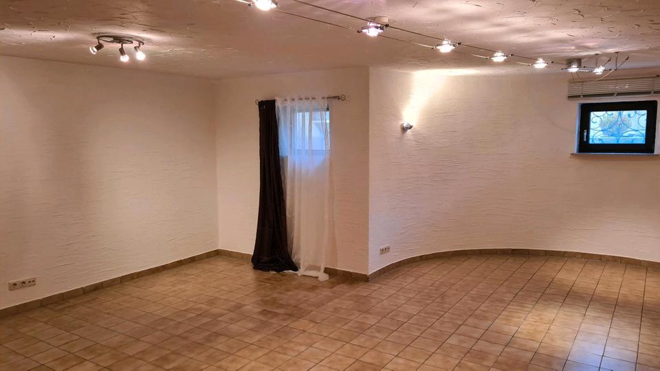 Etagenwohnung Poxdorf - 2 Zimmer, 85 m&sup2;, 650&euro; | Angebot:26375400