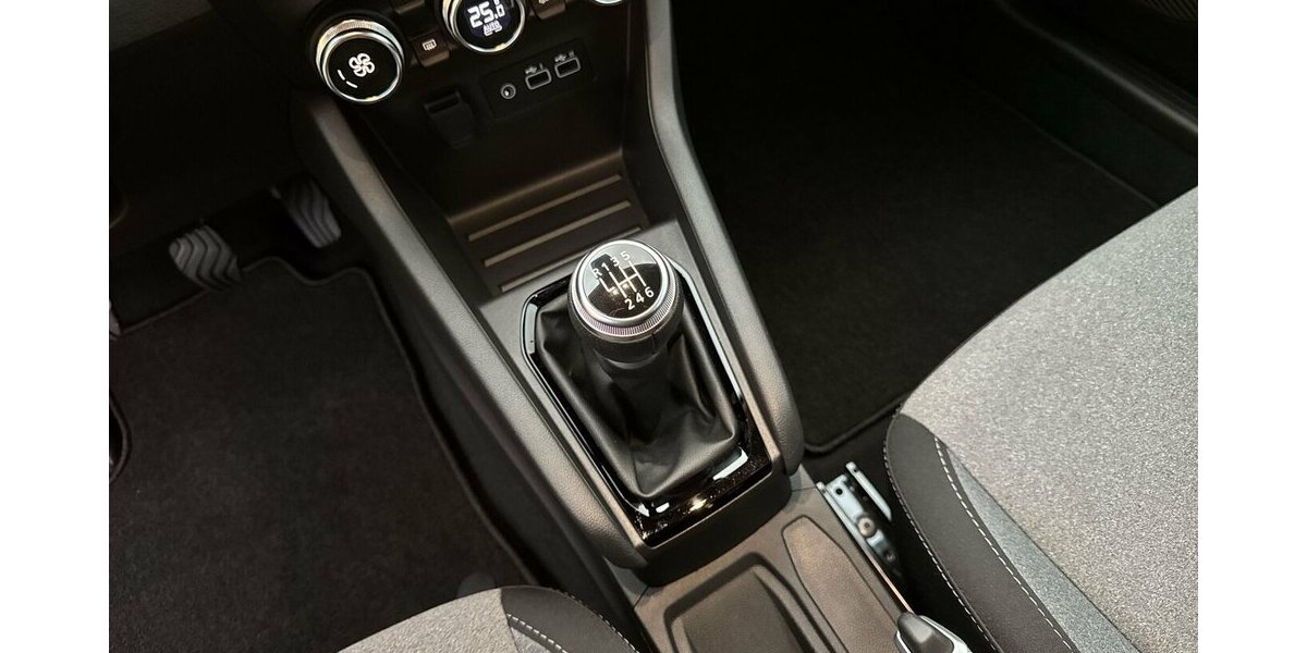 Renault Clio TCE Evolution *LED/Navi-App/Kamera/PDC/SHZG* 2.584 km 16.890 &euro; Bamberg 96052