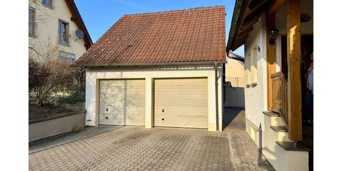 Einfamilienhaus Pommersfelden Sambach - 8 Zimmer, 144 m&sup2;, 399.000&euro; | Angebot:26015812