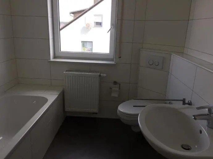 Dachgeschoßwohnung Heroldsbach - 3.5 Zimmer, 106 m&sup2;, 1.160&euro; | Angebot:26119763