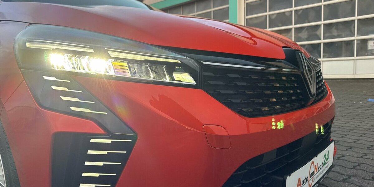 Renault Clio TCE Evolution *LED/Navi-App/Kamera/PDC/SHZG* 2.584 km 16.890 &euro; Bamberg 96052