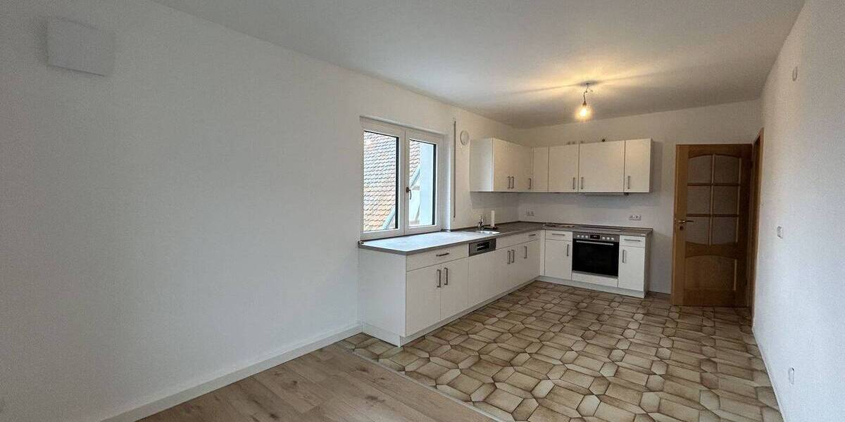 Etagenwohnung Forchheim Reuth - 3 Zimmer, 90 m&sup2;, 1.100&euro; | Angebot:26766638