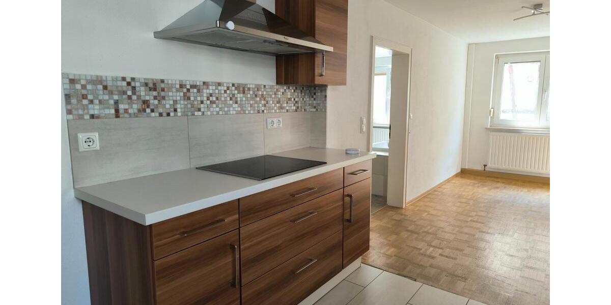 Einfamilienhaus Ebern - 7 Zimmer, 120 m&sup2;, 190.000&euro; | Angebot:27084162