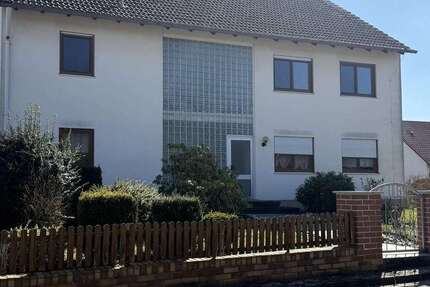 Haus Uehlfeld - 10 Zimmer, 227 m&sup2;, 450.000&euro; | Angebot:26032476