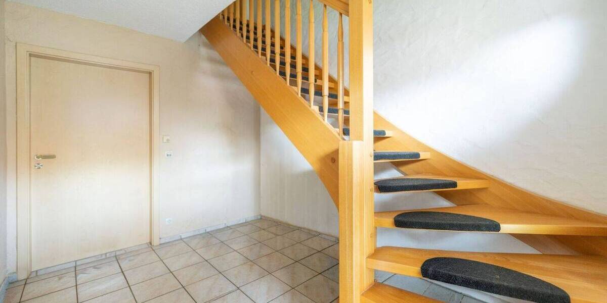 Mehrfamilienhaus, Wohnhaus Schlüsselfeld Elsendorf - 8 Zimmer, 232 m&sup2;, 420.000&euro; | Angebot:26471350