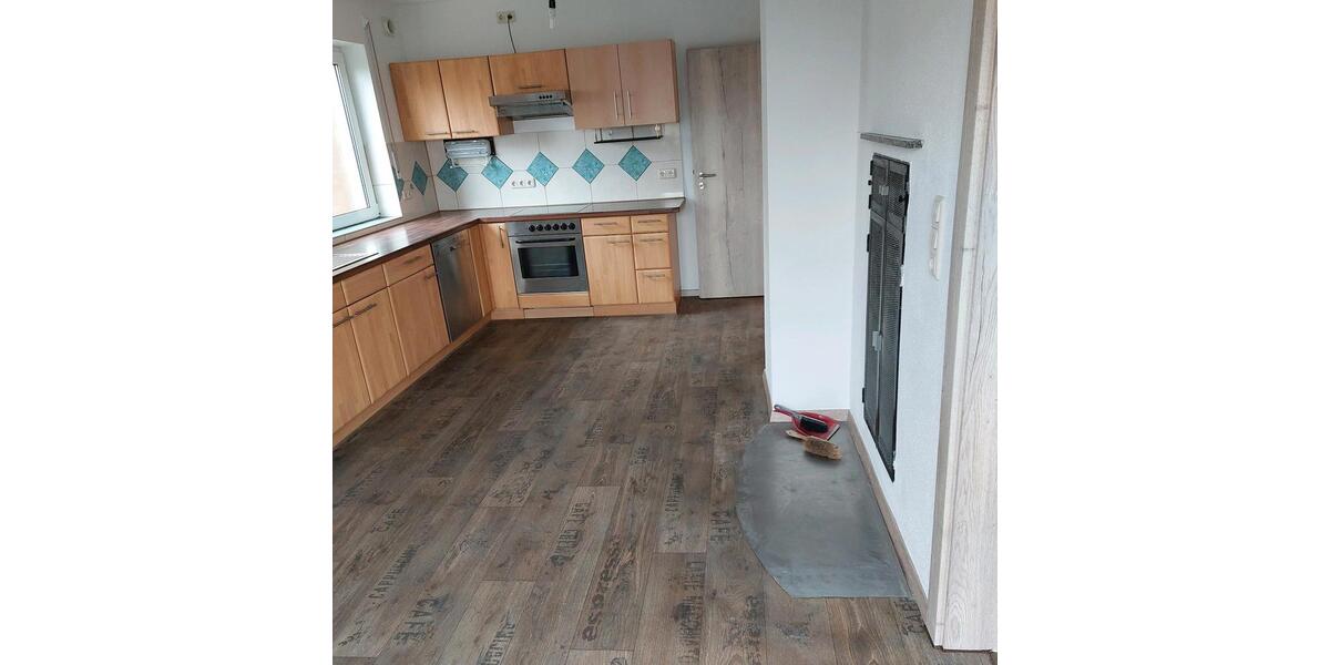 Hochparterre Hallerndorf - 2 Zimmer, 90 m&sup2;, 950&euro; | Angebot:25931426