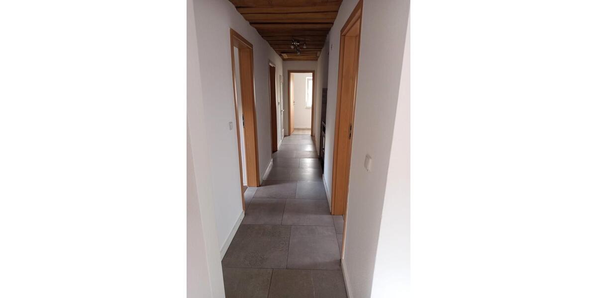 Dachgeschoßwohnung Uehlfeld - 3.5 Zimmer, 75 m&sup2;, 550&euro; | Angebot:26539982