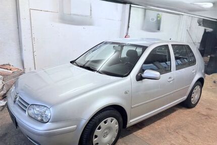 VW Golf 232.000 km 2.099 &euro; Breitengüssbach 96149