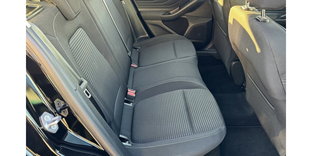 Ford Focus Titanium *Navi/SHZG/LED/TPMT/PDC/1.HD* 18.680 km 18.770 &euro; Bamberg 96052