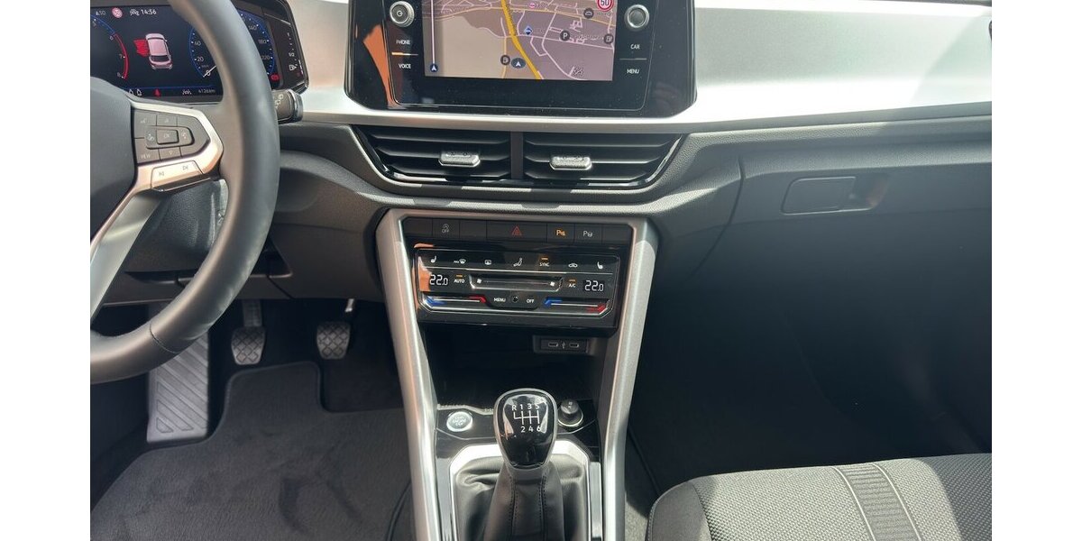 VW T-Roc 1.5 TSi Life Business *LED/Navi/ACC/SHZG/Tot 4.126 km 26.990 &euro; Bamberg 96052