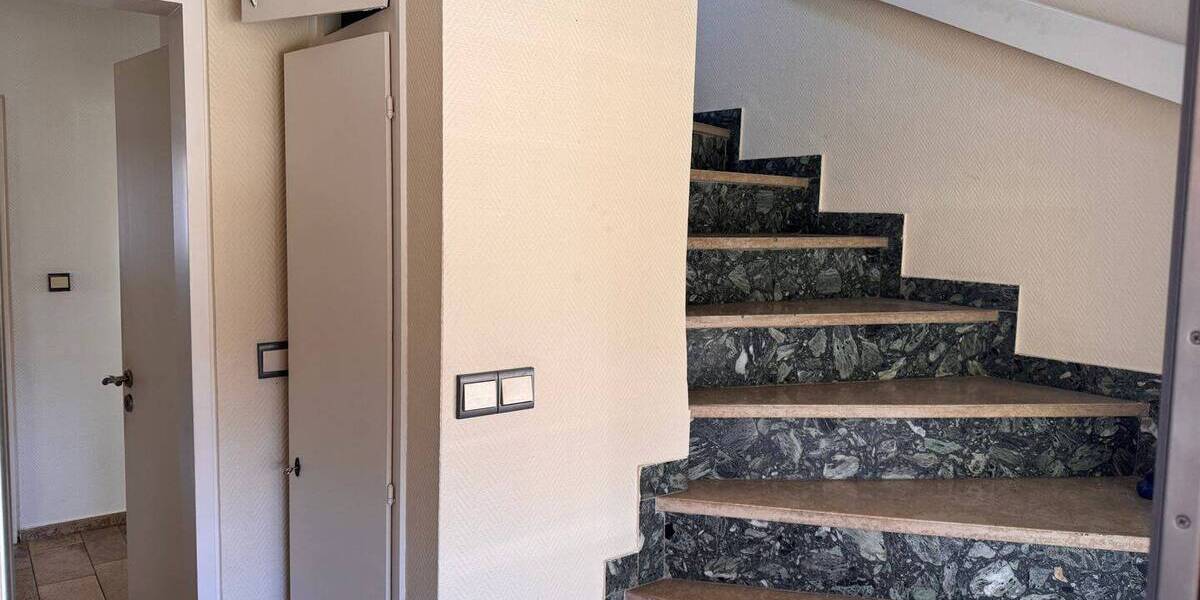 Mehrfamilienhaus, Wohnhaus Frensdorf Reundorf - 7 Zimmer, 169 m&sup2;, 320.000&euro; | Angebot:25996445