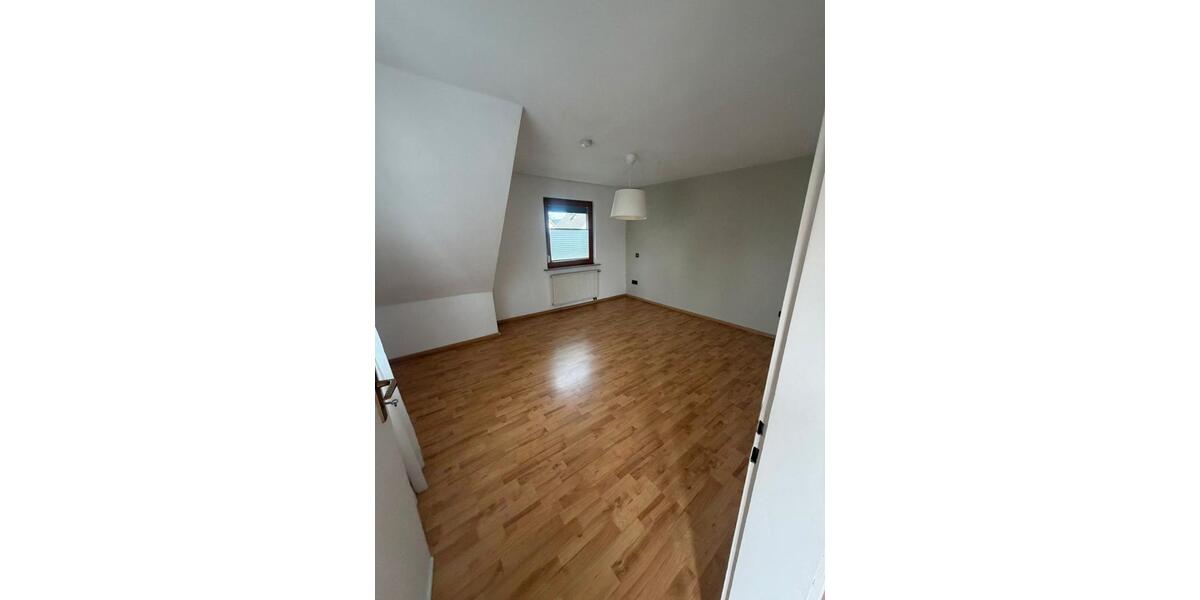 Einfamilienhaus Eggolsheim - 5 Zimmer, 135 m&sup2;, 1.690&euro; | Angebot:26634670