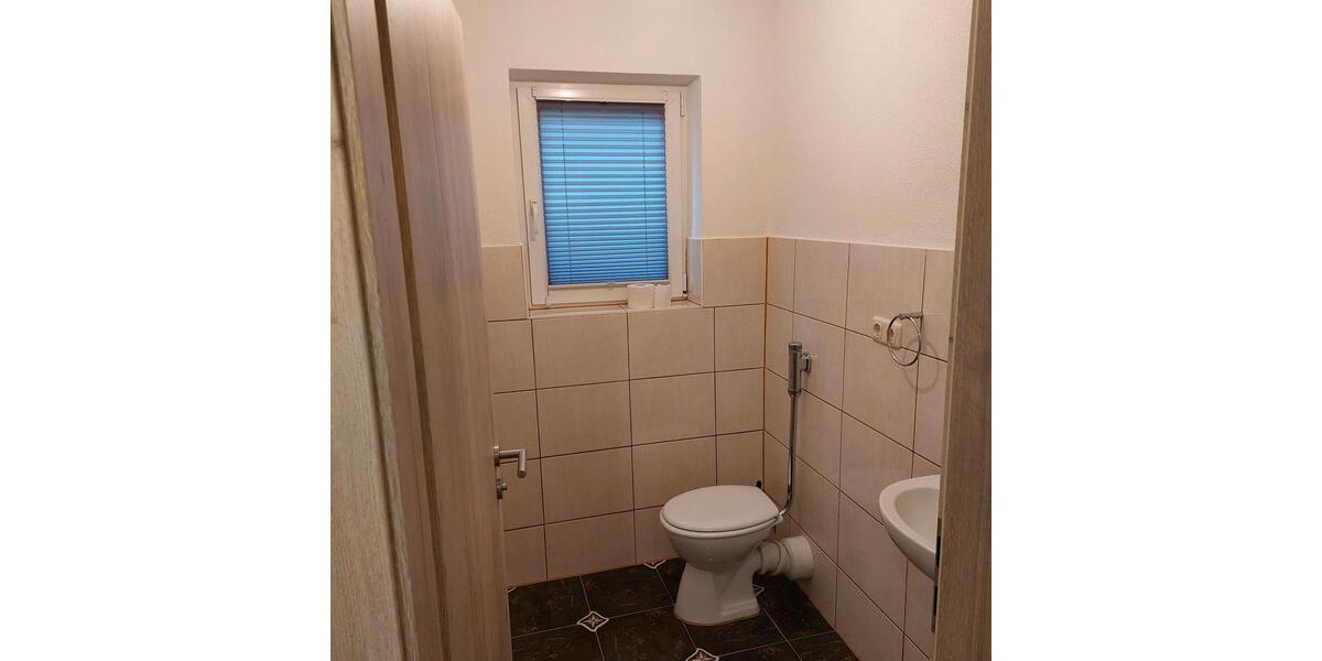 Hochparterre Hallerndorf - 2 Zimmer, 90 m&sup2;, 950&euro; | Angebot:25931426