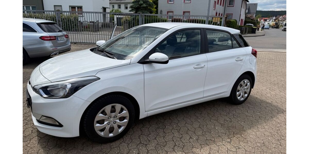 Hyundai i20 68.900 km 6.950 &euro; Forchheim 91301