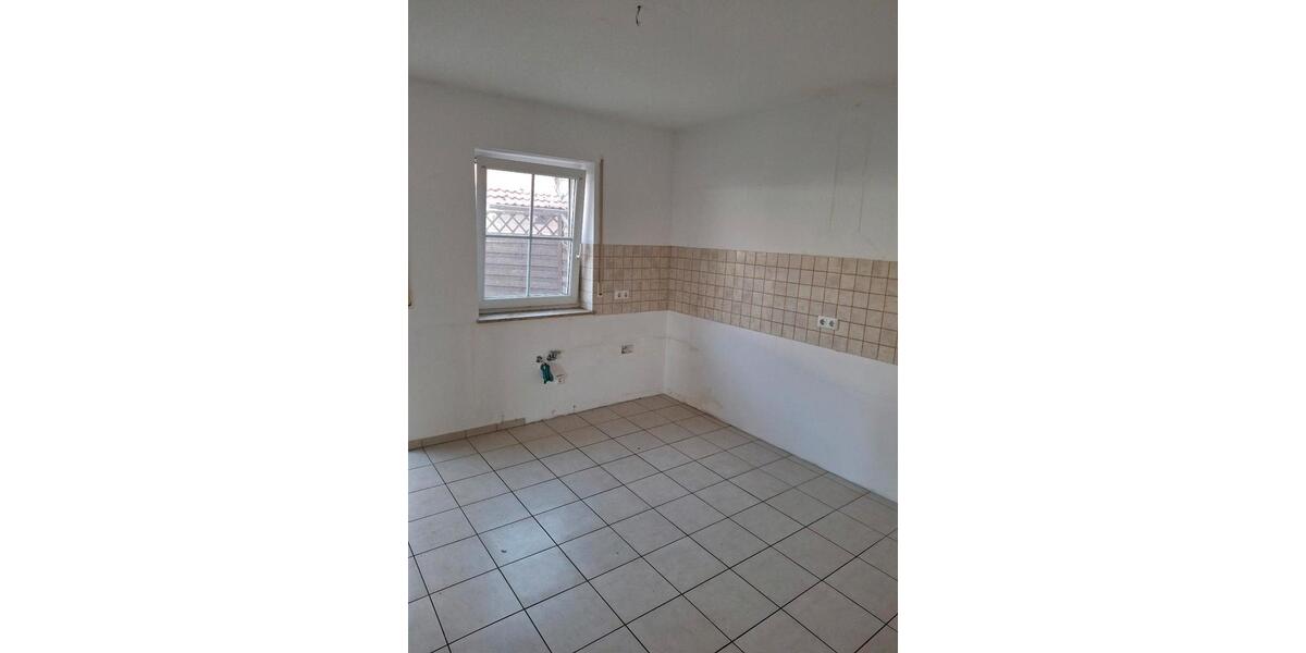 Etagenwohnung Oberaurach - 4 Zimmer, 120 m&sup2;, 149.000&euro; | Angebot:27157860