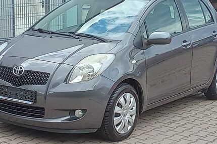 Toyota Yaris 95.500 km 3.250 &euro; Burgebrach 96138