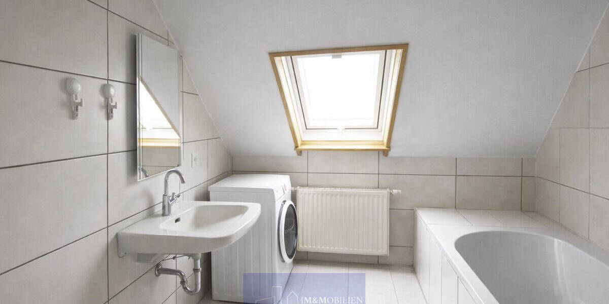 Doppelhaushälfte Adelsdorf - 8 Zimmer, 207 m&sup2;, 425.000&euro; | Angebot:26488135