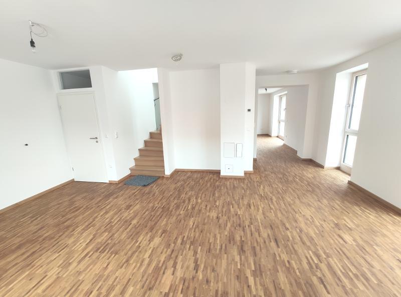 ERSTBEZUG nach Sanierung - Einfamilienhaus mit großer Terrasse und Garage - Einfamilienhaus Pommersfelden | Angebot:21473448