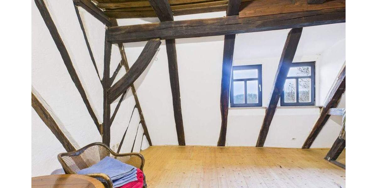 Einfamilienhaus Rentweinsdorf Sendelbach - 8 Zimmer, 268 m&sup2;, 390.000&euro; | Angebot:25696962