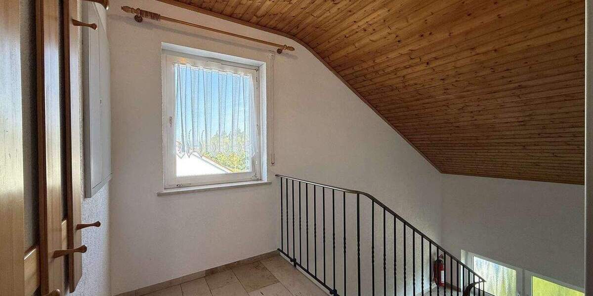 Mehrfamilienhaus, Wohnhaus Memmelsdorf - 9 Zimmer, 186 m&sup2;, 640.000&euro; | Angebot:25695315