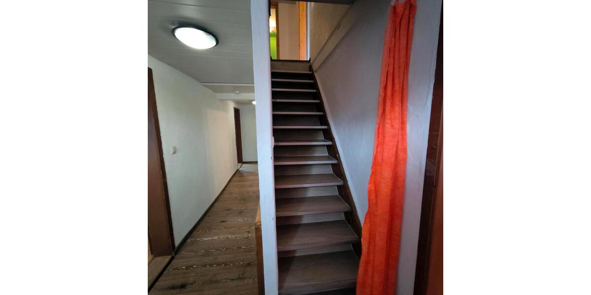 Einfamilienhaus Burgebrach - 8 Zimmer, 235 m&sup2;, 225.000&euro; | Angebot:26777158