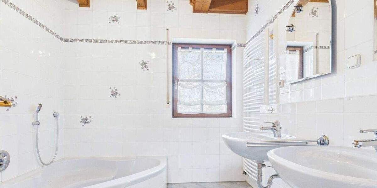 Einfamilienhaus Stegaurach / Debring Debring - 9 Zimmer, 287 m&sup2;, 695.000&euro; | Angebot:25696984