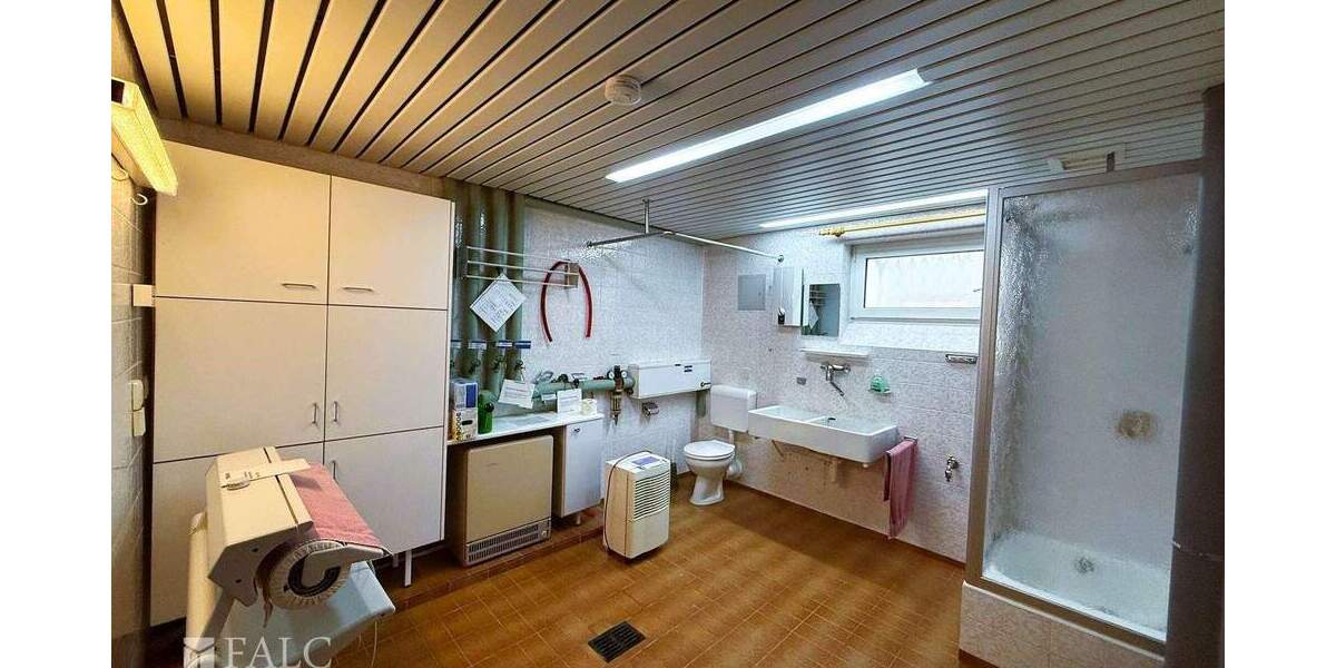 Mehrfamilienhaus, Wohnhaus Memmelsdorf - 9 Zimmer, 186 m&sup2;, 640.000&euro; | Angebot:25695315