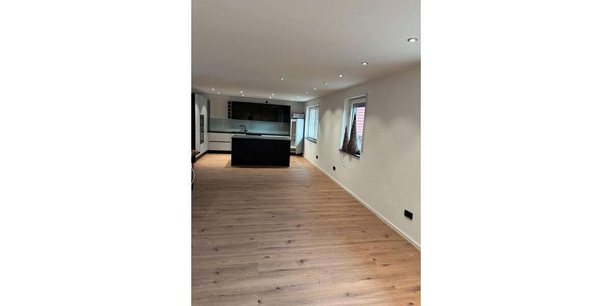 Etagenwohnung Lonnerstadt - 2 Zimmer, 95 m&sup2;, 950&euro; | Angebot:25860442