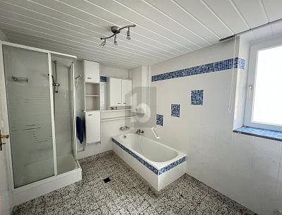 FAMILIENIDYLLE MIT AUSBAUPOTENTIAL - Einfamilienhaus Strullendorf | Angebot:25939496