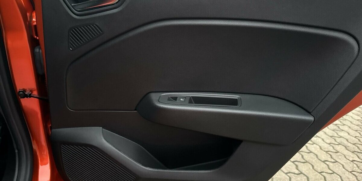 Renault Clio TCE Evolution *LED/Navi-App/Kamera/PDC/SHZG* 2.584 km 16.890 &euro; Bamberg 96052