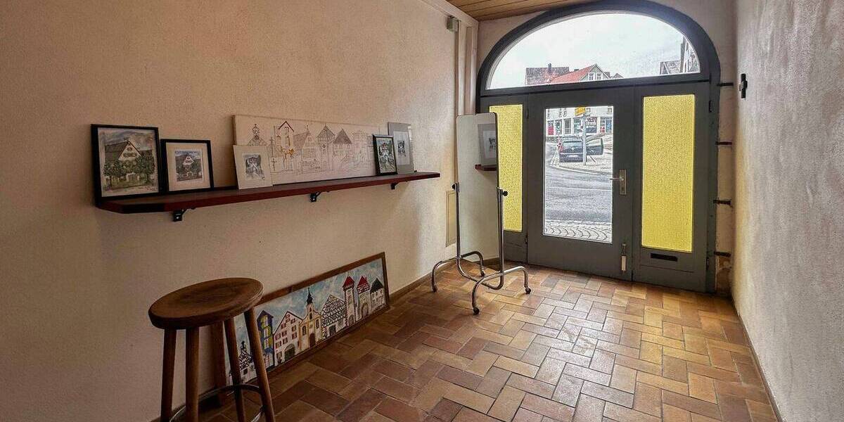 Gewerbeobjekt Hollfeld - 7 Zimmer, 349.000&euro; | Angebot:26617414