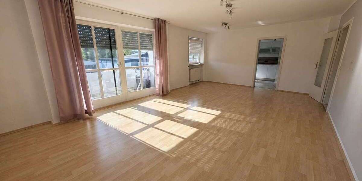 Etagenwohnung Forchheim - 3 Zimmer, 89 m&sup2;, 1.000&euro; | Angebot:26919796