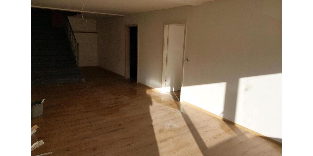 Erdgeschoßwohnung Heiligenstadt in Oberfranken - 5 Zimmer, 141 m&sup2;, 799&euro; | Angebot:25926244