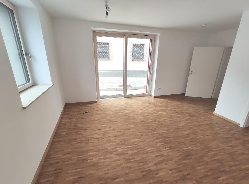ERSTBEZUG nach Sanierung - Einfamilienhaus mit großer Terrasse und Garage - Einfamilienhaus Pommersfelden | Angebot:21473448
