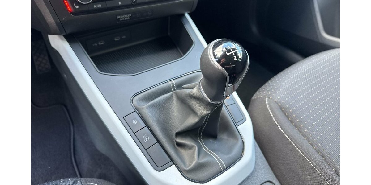 Seat Arona Style *Navi-App/SHZG/LED/Kamera/PDC* 13.138 km 16.980 &euro; Bamberg 96052