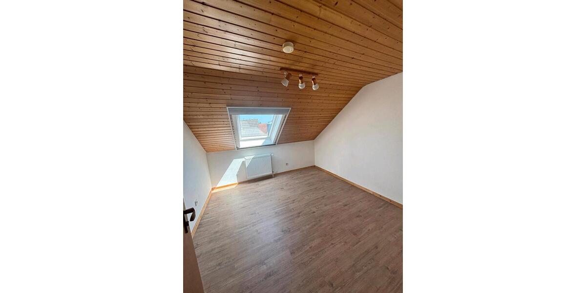 Etagenwohnung Eltmann - 6 Zimmer, 160 m&sup2;, 1.200&euro; | Angebot:26395880