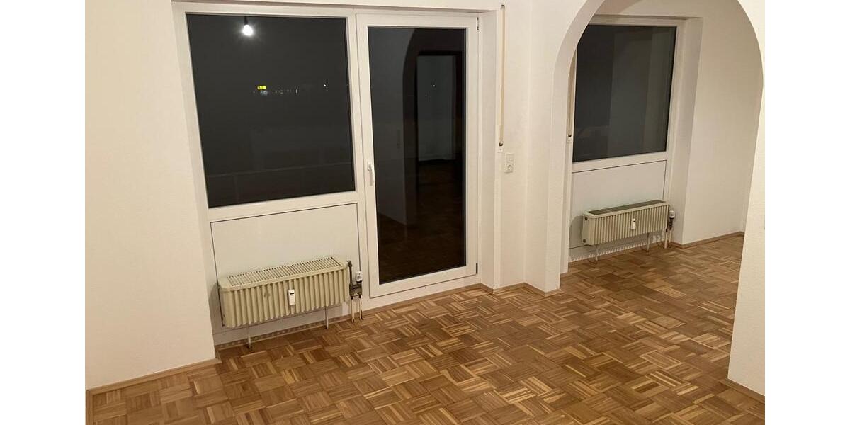 Erdgeschoßwohnung Burghaslach - 4 Zimmer, 125 m&sup2;, 750&euro; | Angebot:25451212