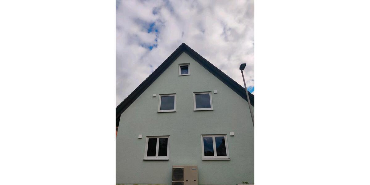 Dachgeschoßwohnung Hallerndorf - 4 Zimmer, 80 m&sup2;, 880&euro; | Angebot:26238582