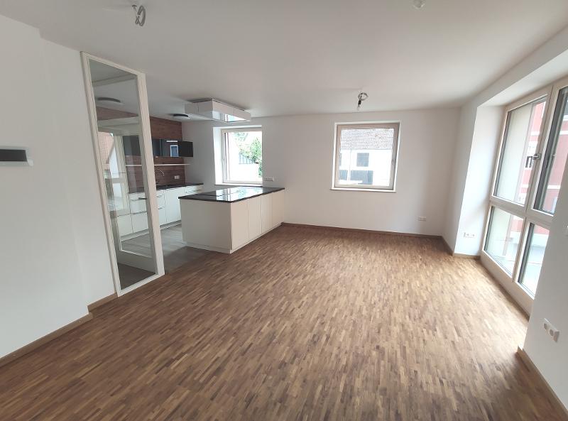 ERSTBEZUG nach Sanierung - Einfamilienhaus mit großer Terrasse und Garage - Einfamilienhaus Pommersfelden | Angebot:21473448