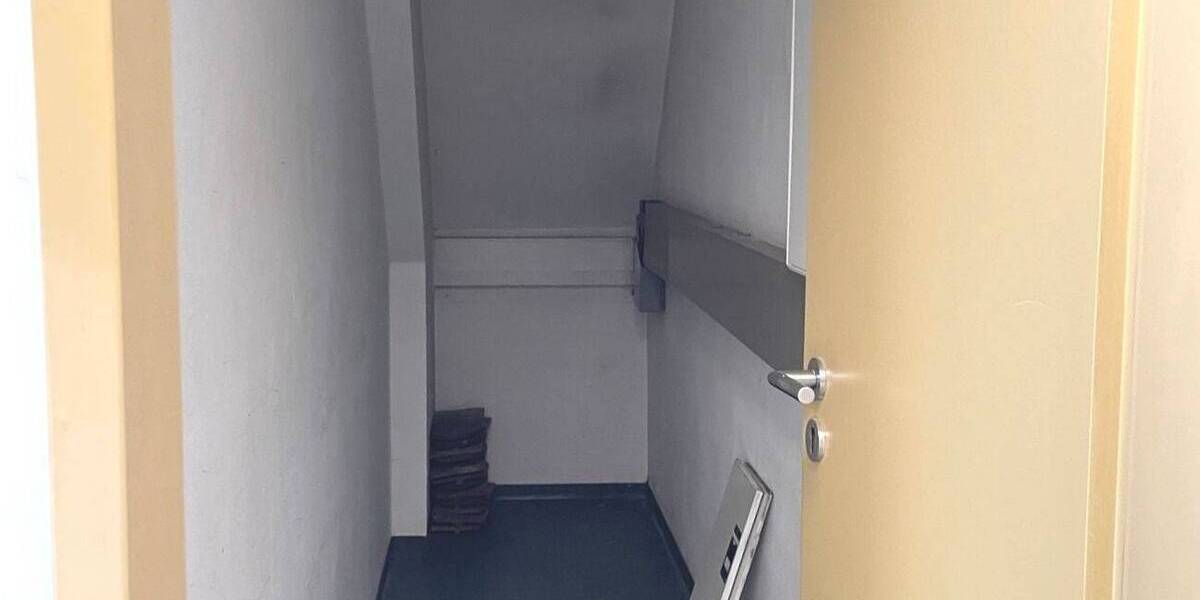 Gewerbeobjekt Bamberg Gereuth - 4 Zimmer, 184 m&sup2;, 1.030&euro; | Angebot:25680555