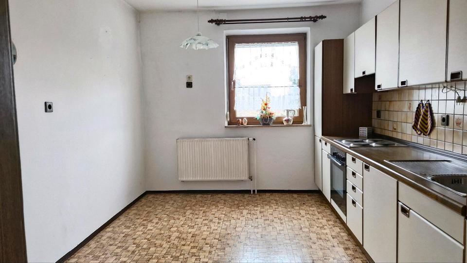 Mehrfamilienhaus, Wohnhaus Hausen - 10 Zimmer, 268 m&sup2;, 680.000&euro; | Angebot:22627182
