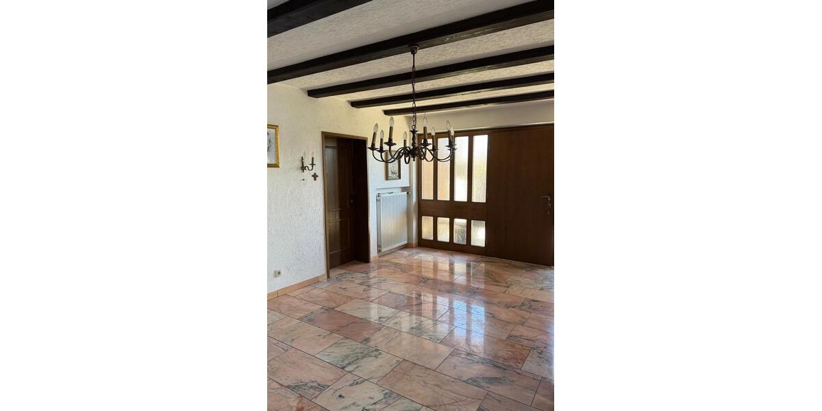 Bungalow Knetzgau - 9 Zimmer, 190 m&sup2;, 370.000&euro; | Angebot:27185006
