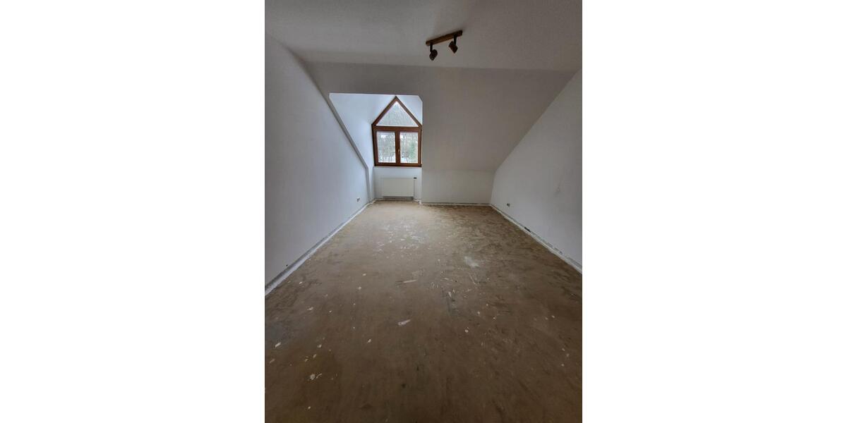 Dachgeschoßwohnung Eltmann - 3 Zimmer, 69 m&sup2;, 185.000&euro; | Angebot:25403544