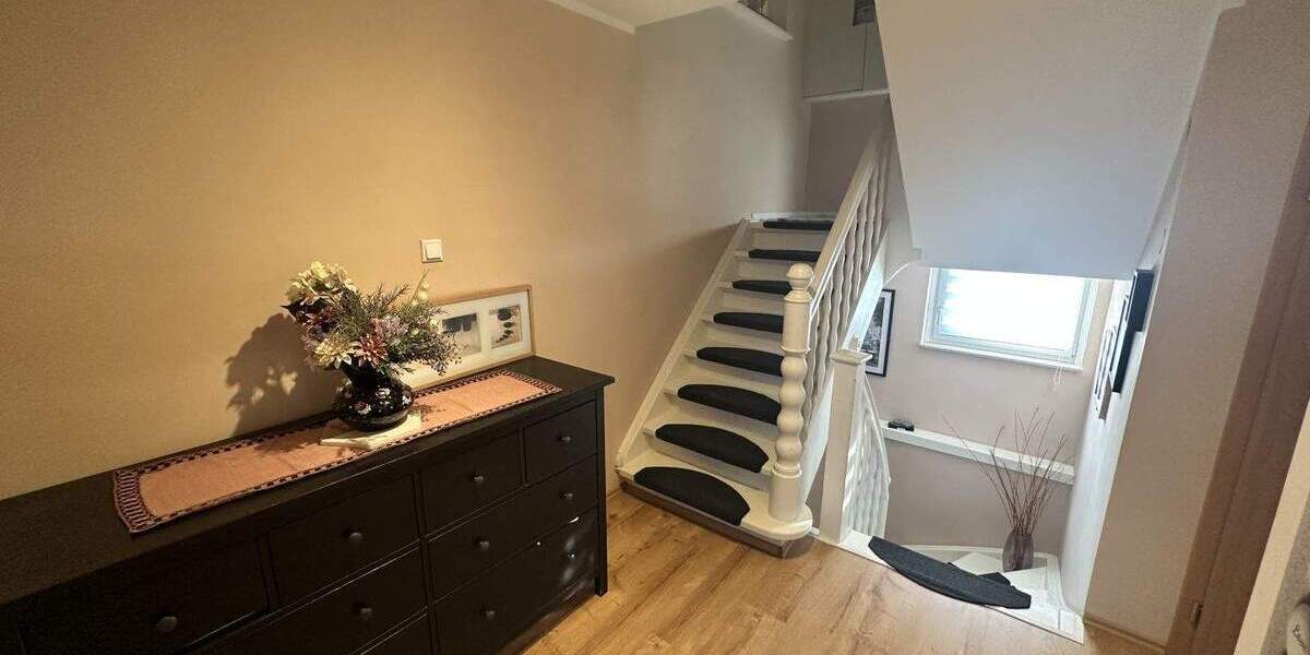 Einfamilienhaus Schlüsselfeld - 5 Zimmer, 130 m&sup2;, 349.000&euro; | Angebot:25678154