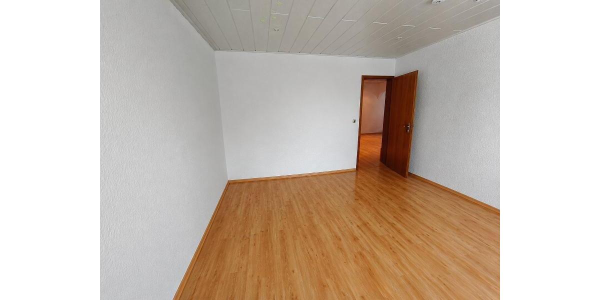 3 Zi. Wohnung im EG mit Terrasse, Gartenmktbenutzung und Garage - Etagenwohnung Hessdorf | Angebot:27314099