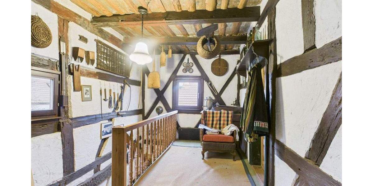 Einfamilienhaus Rentweinsdorf Sendelbach - 8 Zimmer, 268 m&sup2;, 390.000&euro; | Angebot:25696962