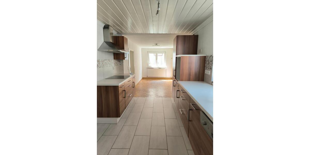 Einfamilienhaus Ebern - 7 Zimmer, 120 m&sup2;, 190.000&euro; | Angebot:27084162
