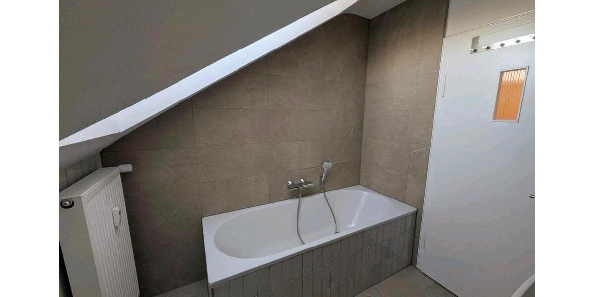 Dachgeschoßwohnung Hallstadt - 6 Zimmer, 128 m&sup2;, 480.000&euro; | Angebot:26767569